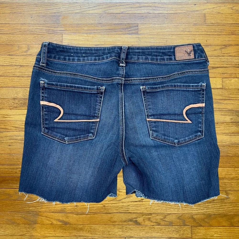 American Eagle Super Stretch Dark Wash Raw Hem Denim Shorts Womens 10 Long
